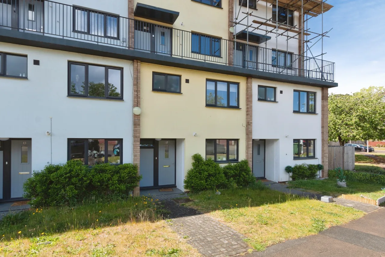 Essex Close, Bordon, photo 4