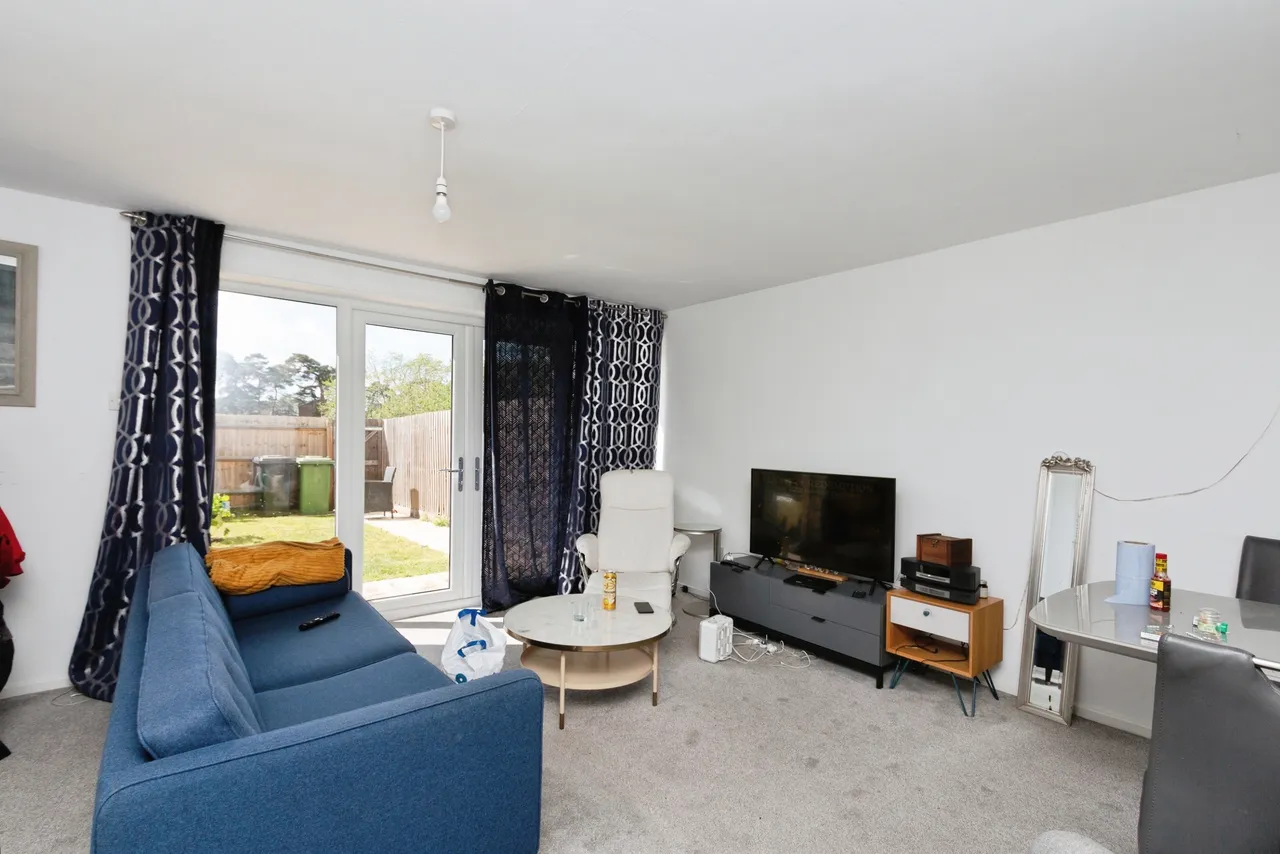 Essex Close, Bordon, photo 8