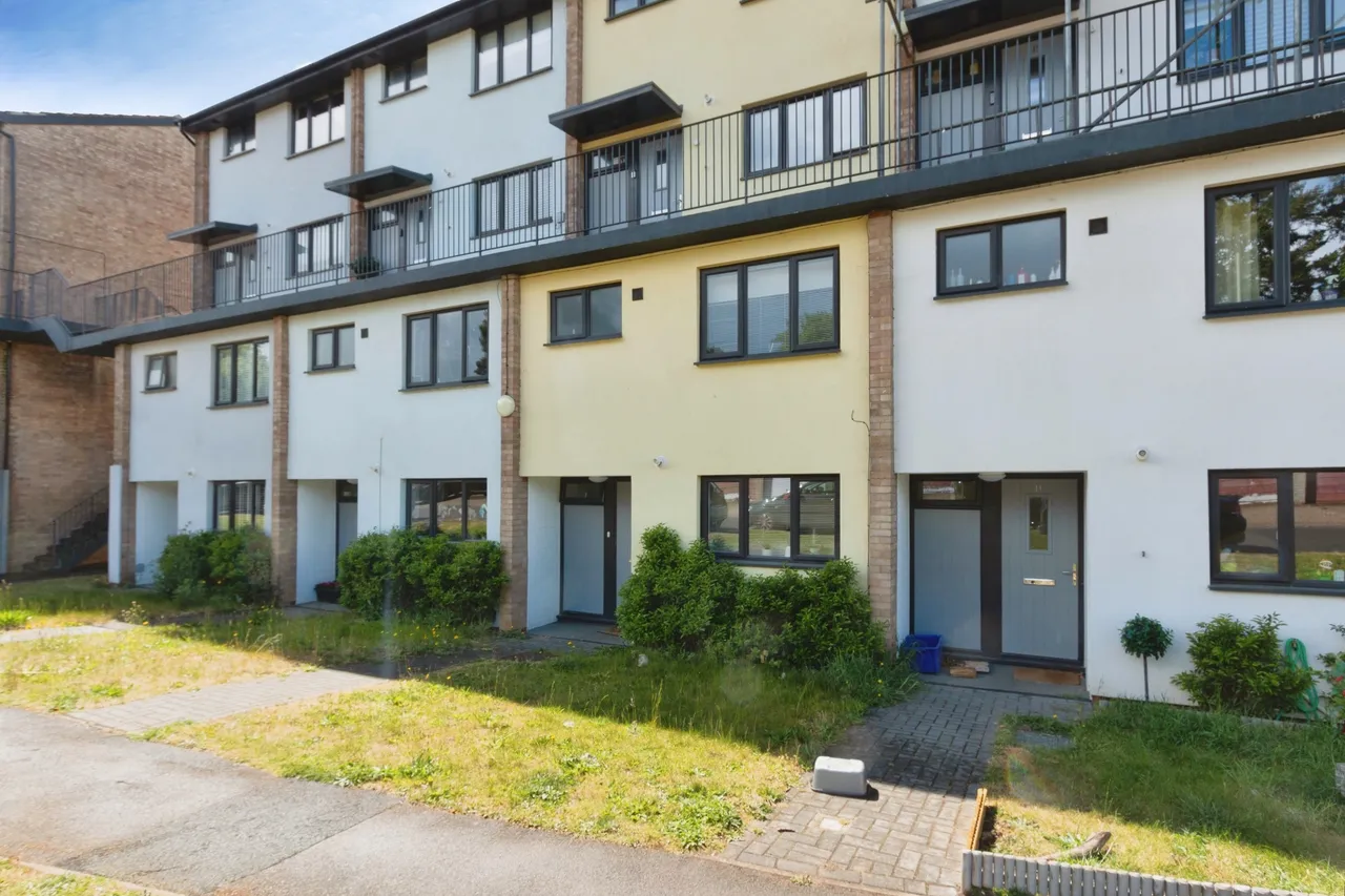 Essex Close, Bordon, photo 5