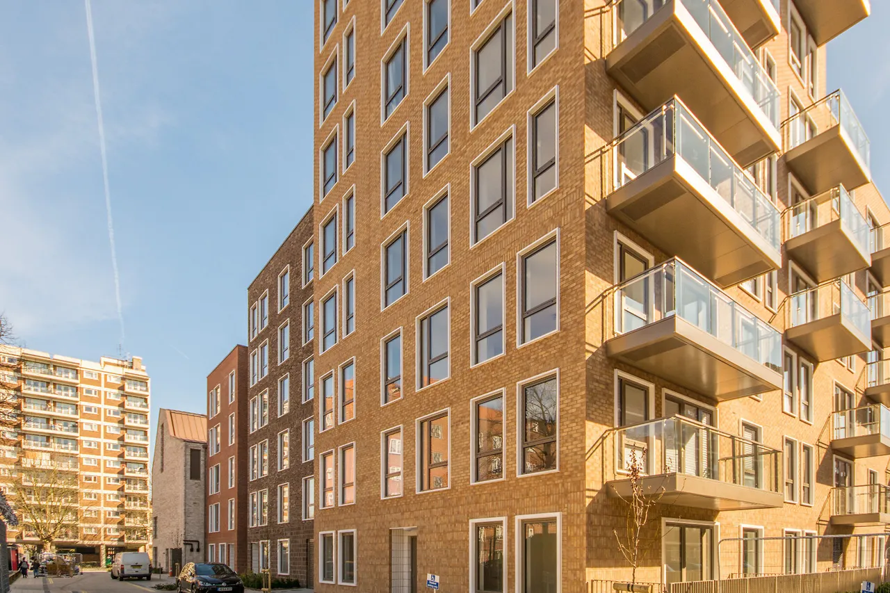 2 bed flat to rent, London, E9