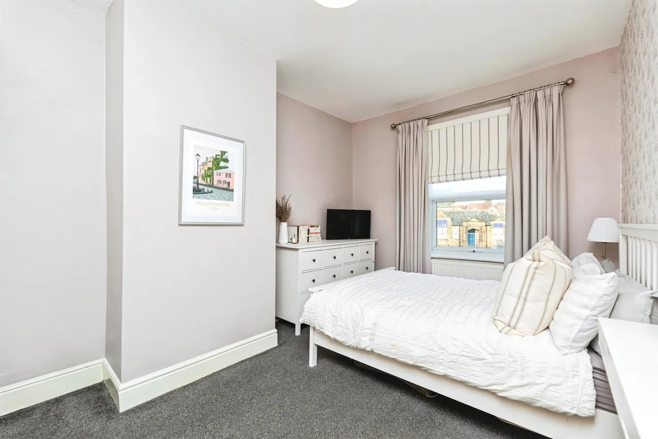 Victoria Road, Morley, LS27, photo 8