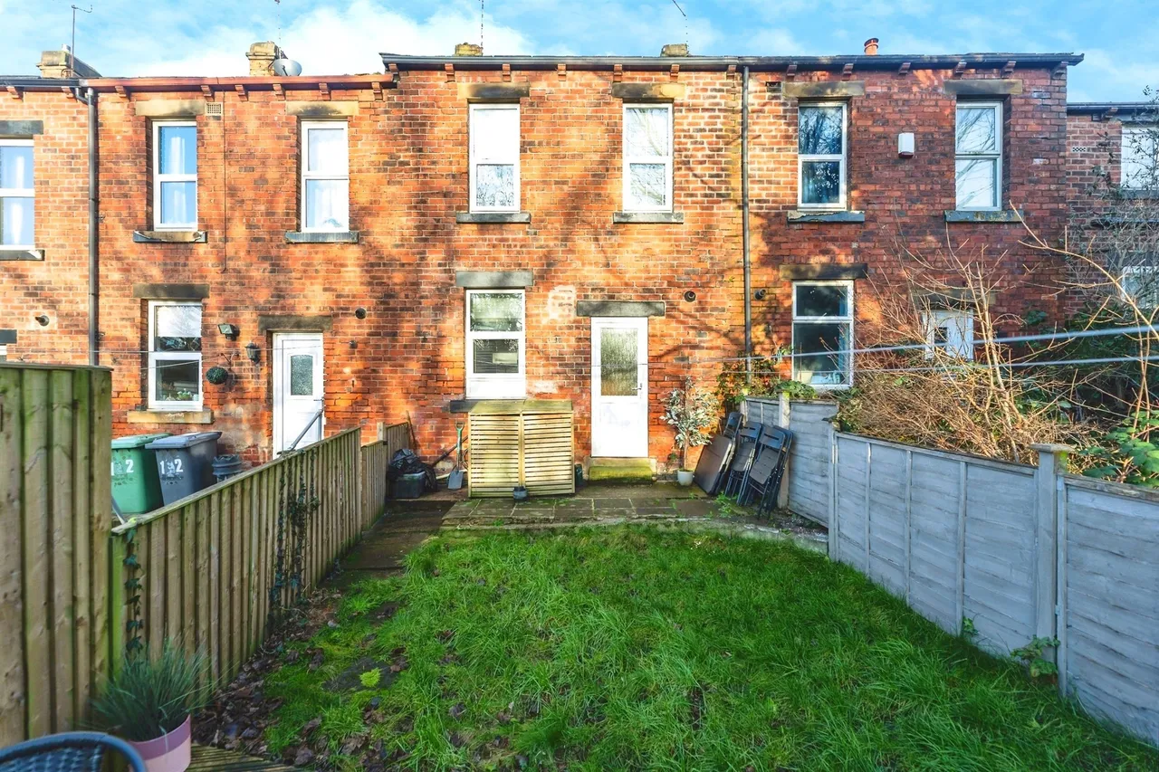 Victoria Road, Morley, LS27, photo 13