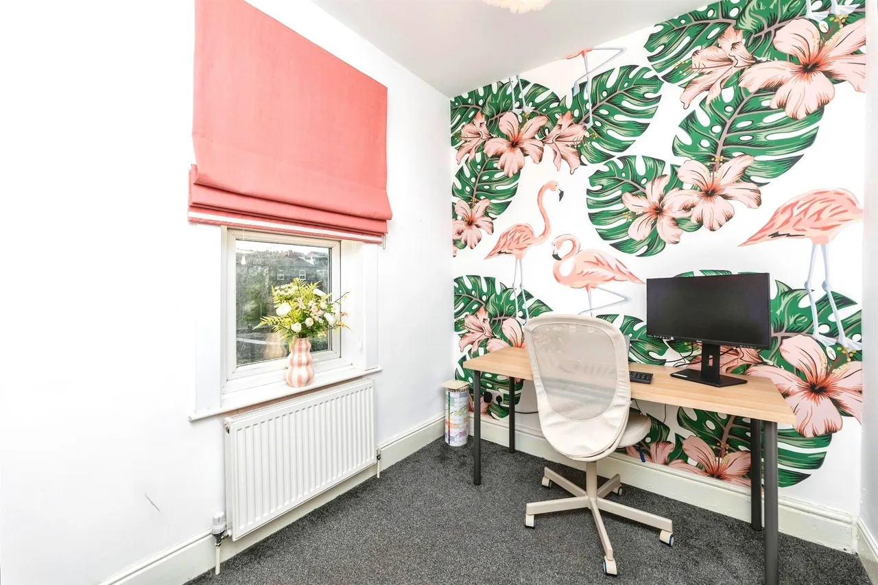 Victoria Road, Morley, LS27, photo 10