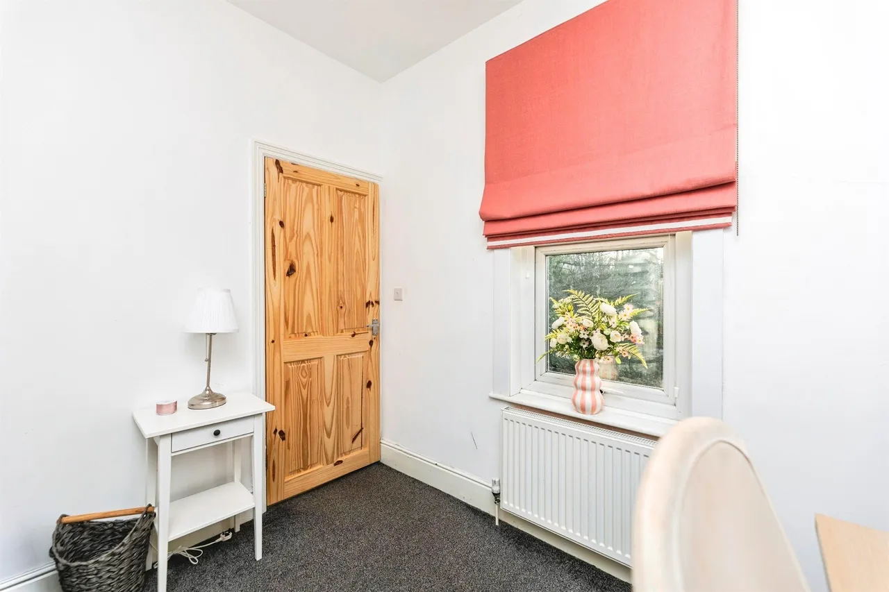 Victoria Road, Morley, LS27, photo 11