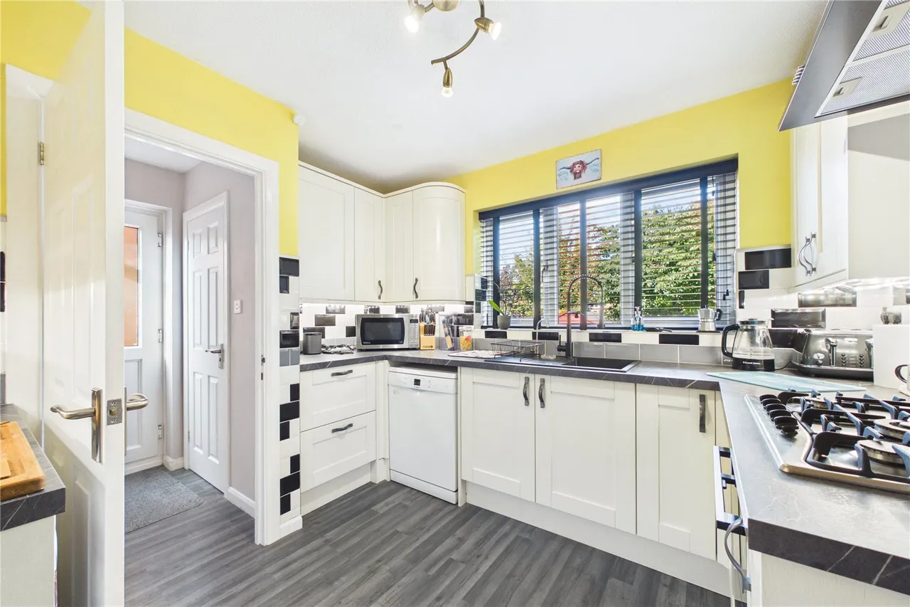 Primrose Gardens, Hatch Warren, RG22, photo 5