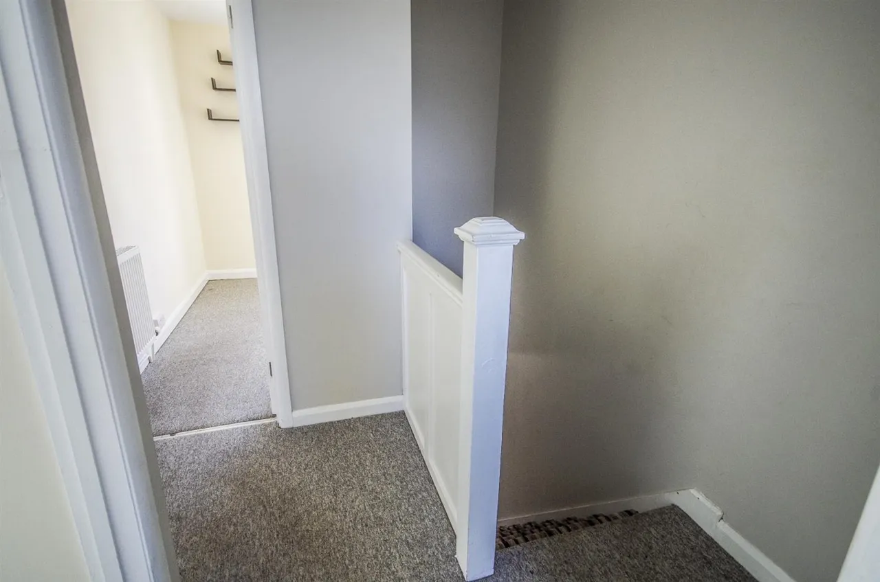 Lawrence Grove, Dursley, GL11, photo 5