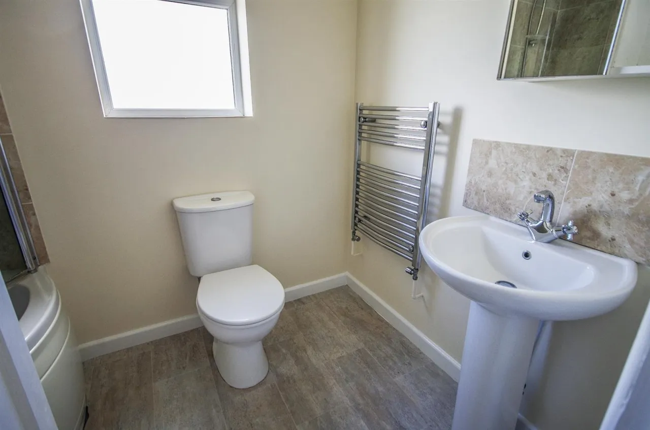 Lawrence Grove, Dursley, GL11, photo 7