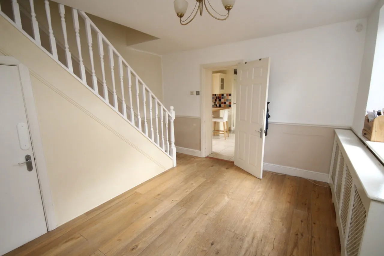 Glebe Road, Egham, photo 24