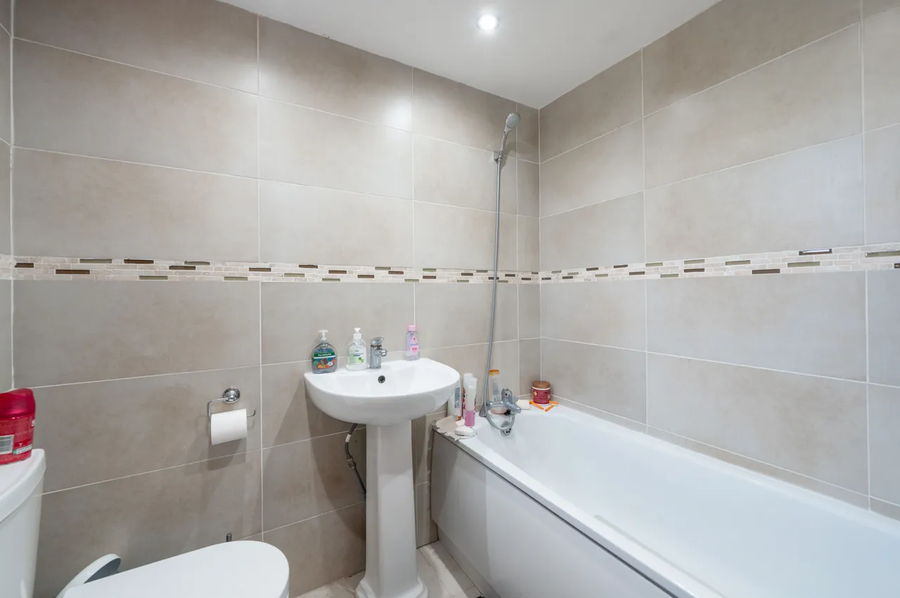 Thornton Heath, CR7, photo 8