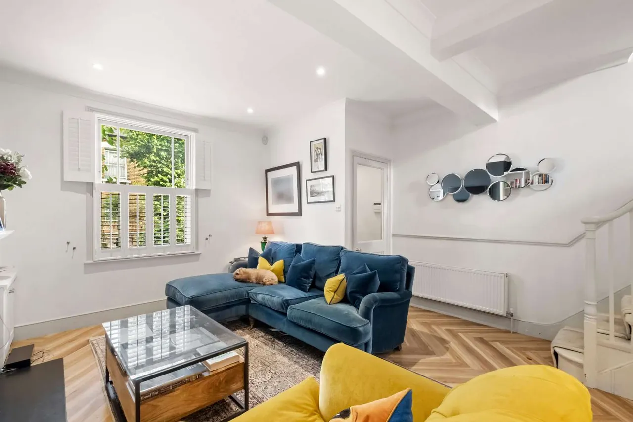 Ashbury Road, London, SW11, photo 2