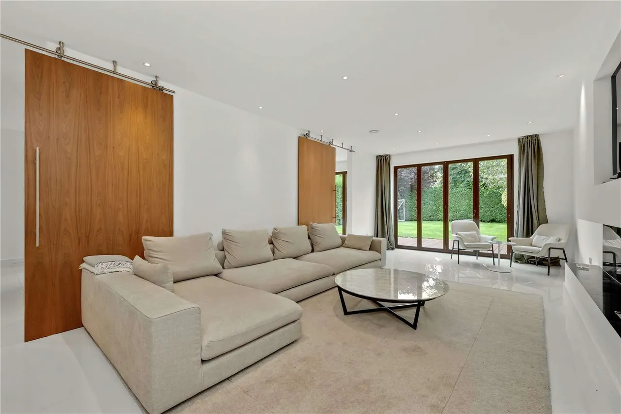 Warren Close, Esher, Surrey, KT10 9RU, photo 4