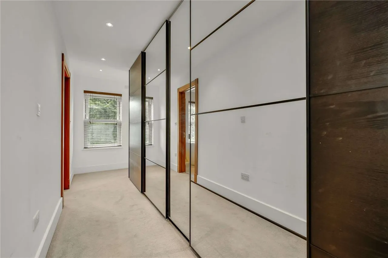 Warren Close, Esher, Surrey, KT10 9RU, photo 8
