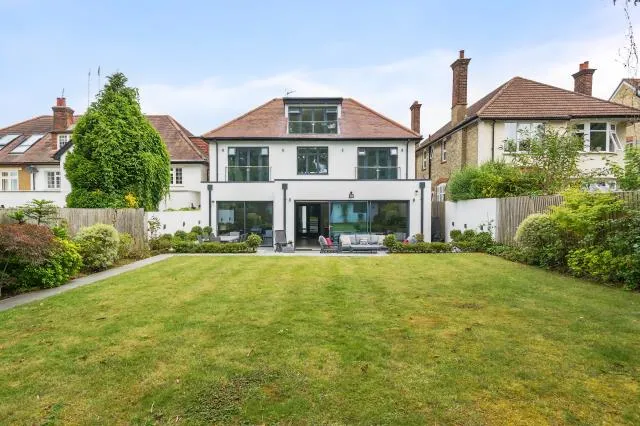 Wickliffe Avenue, London, N3, photo 19