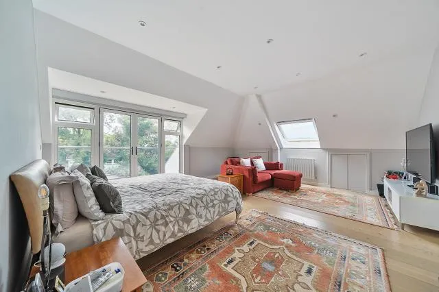 Wickliffe Avenue, London, N3, photo 10