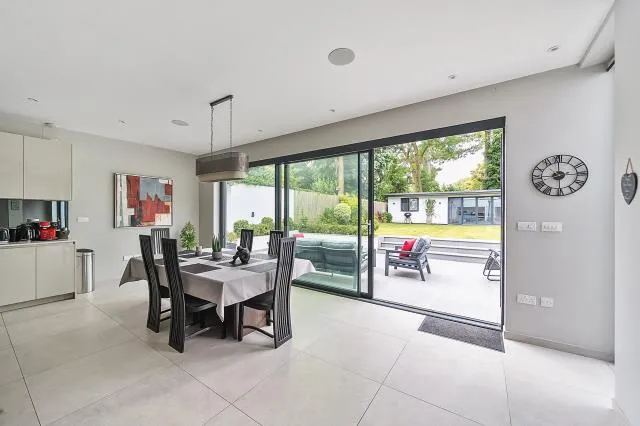 Wickliffe Avenue, London, N3, photo 6
