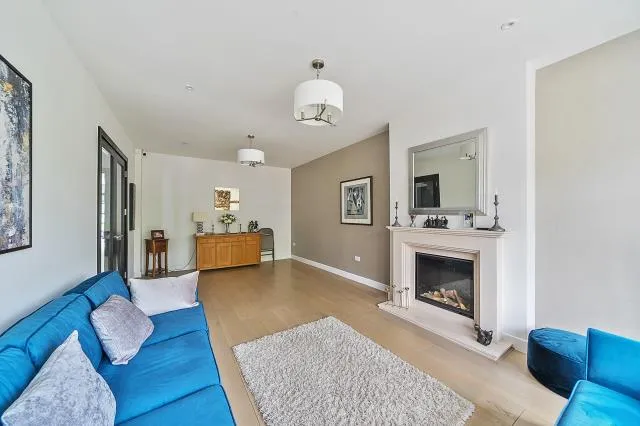 Wickliffe Avenue, London, N3, photo 15