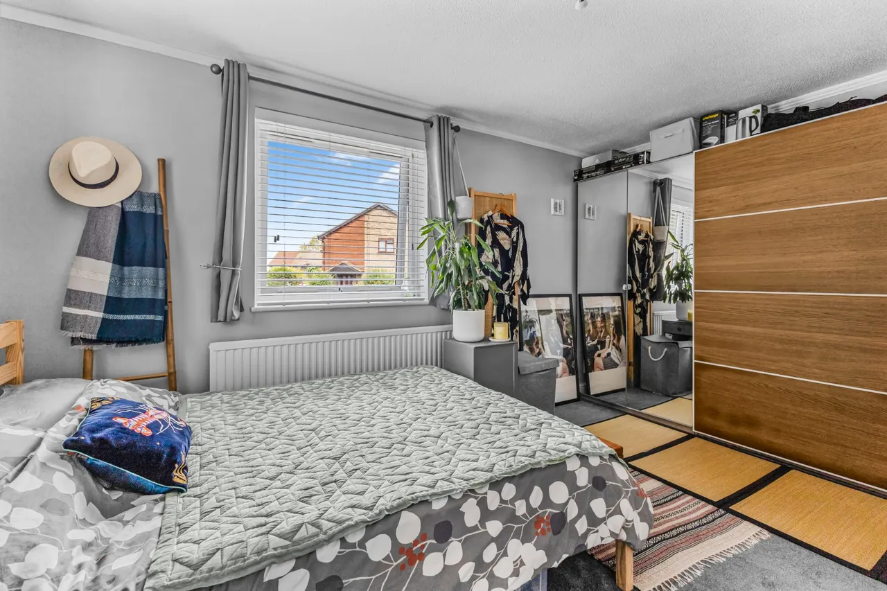 Kingfisher Drive, Guildford, GU4, photo 5