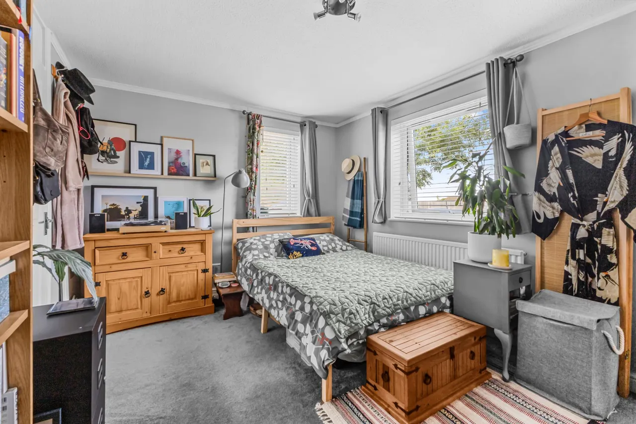 Kingfisher Drive, Guildford, GU4, photo 4