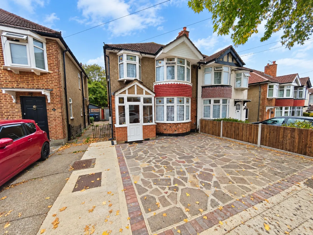 3 bed house for sale, Court Farm Road, Northolt, UB5