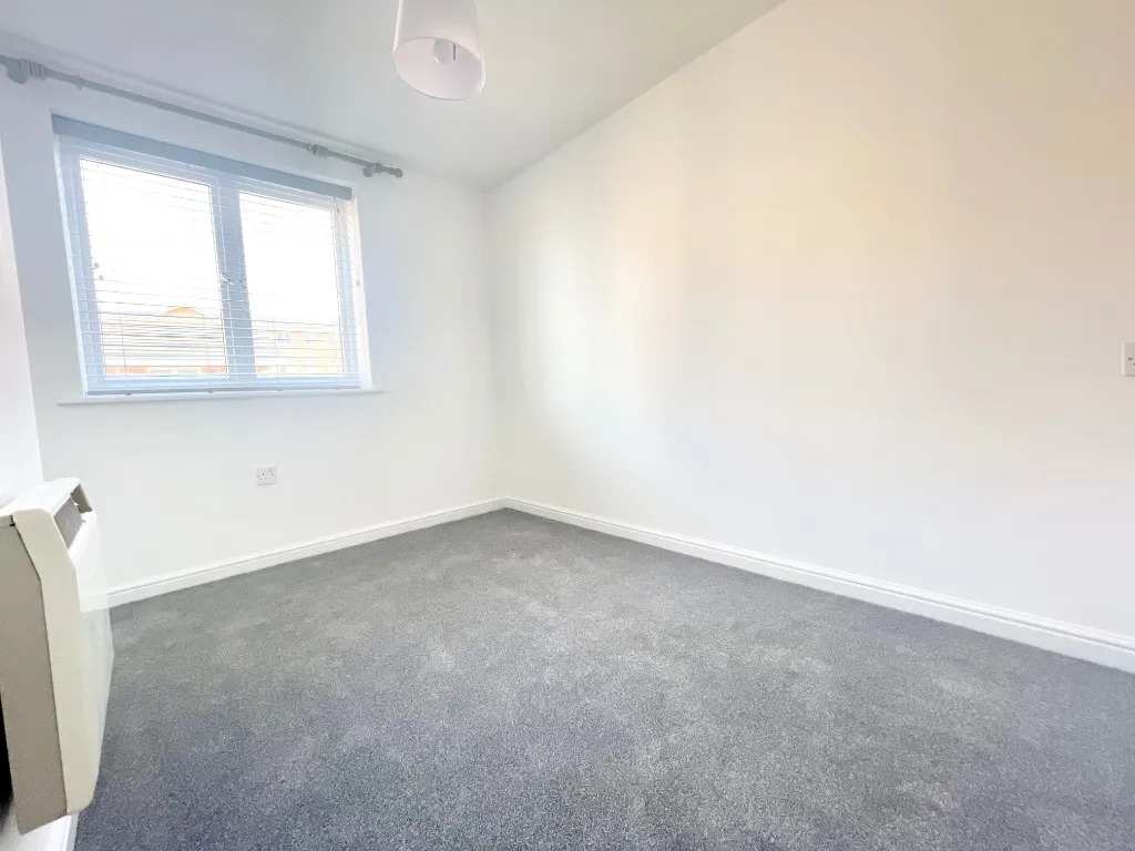 Lloyd Close, Cheltenham, GL51, photo 6