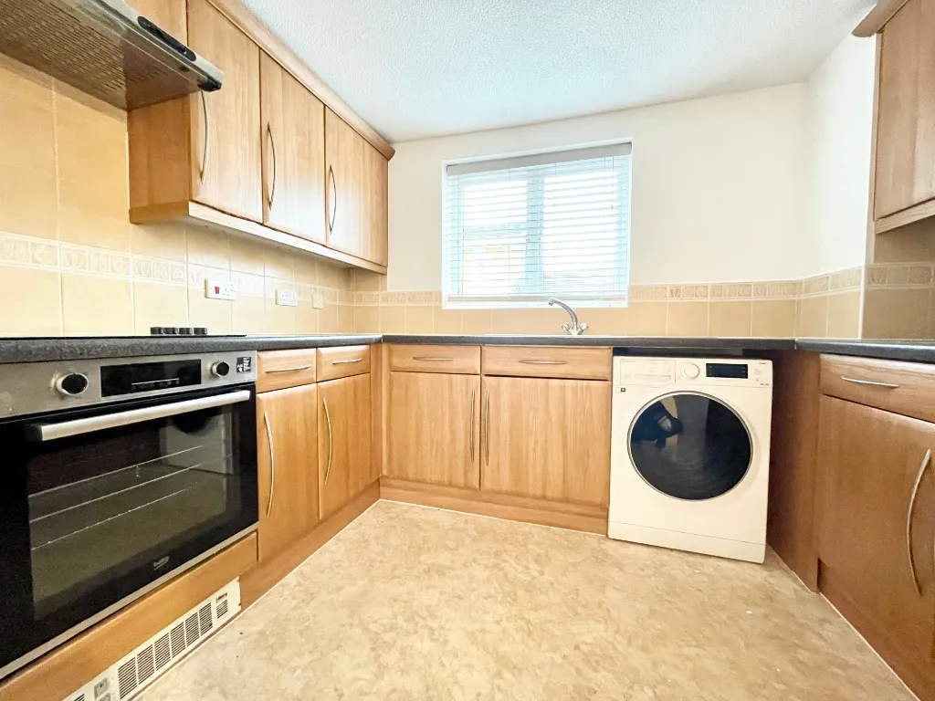 Lloyd Close, Cheltenham, GL51, photo 2