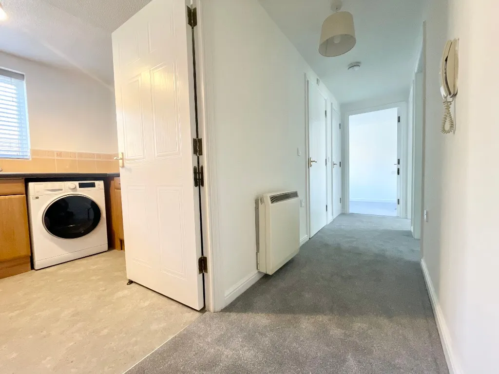 Lloyd Close, Cheltenham, GL51, photo 9