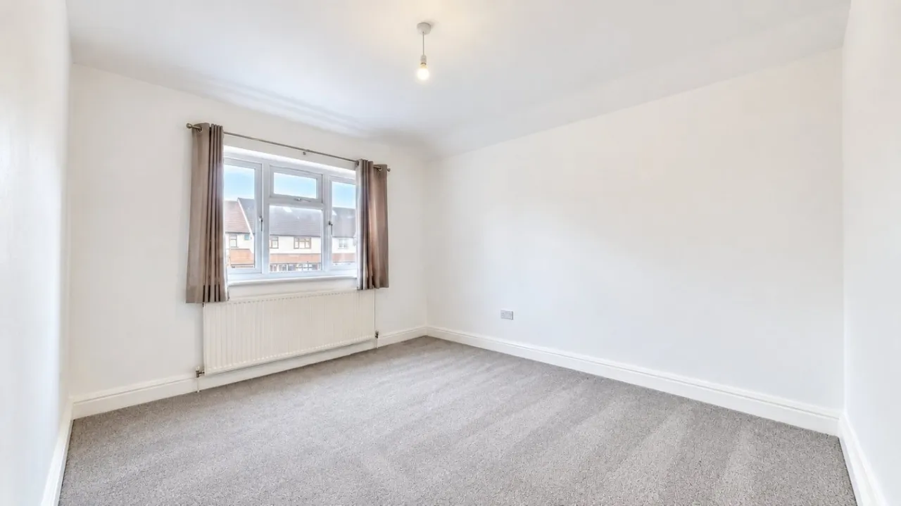 Costons Lane, Greenford, UB6, photo 6