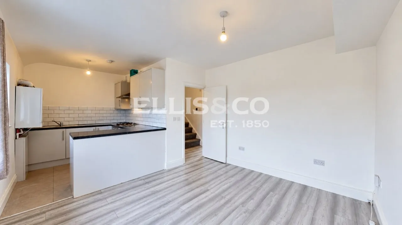 Costons Lane, Greenford, UB6, photo 4