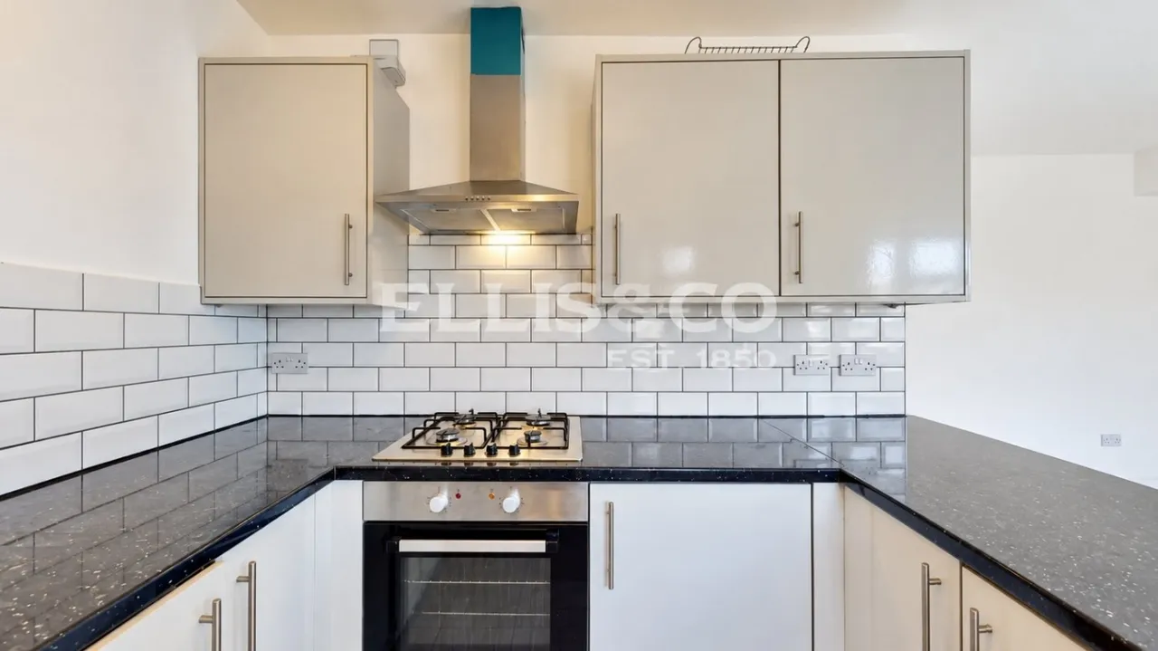 Costons Lane, Greenford, UB6, photo 8