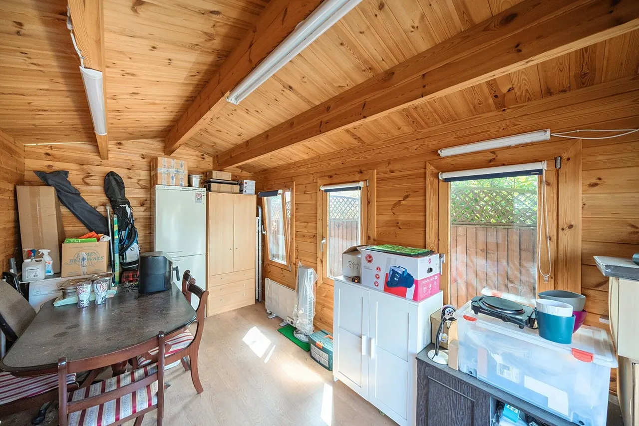 Wendover Way, DA16, photo 12