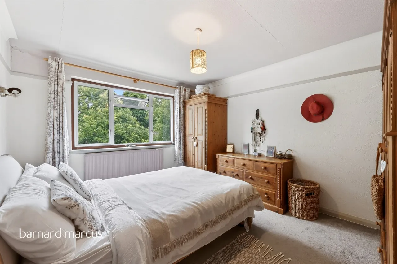 Barnfield, New Malden, photo 6