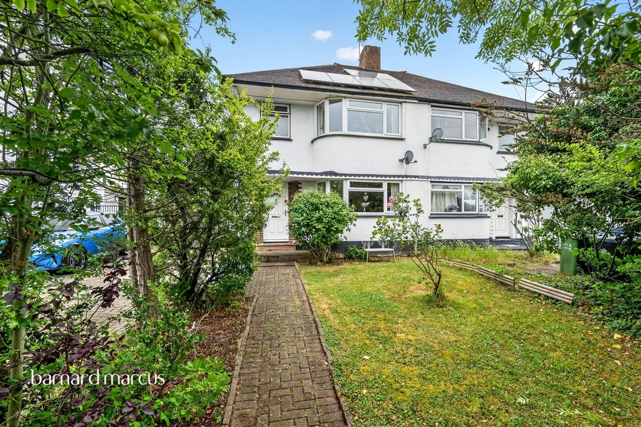 3 bed house for sale — Barnfield, New Malden