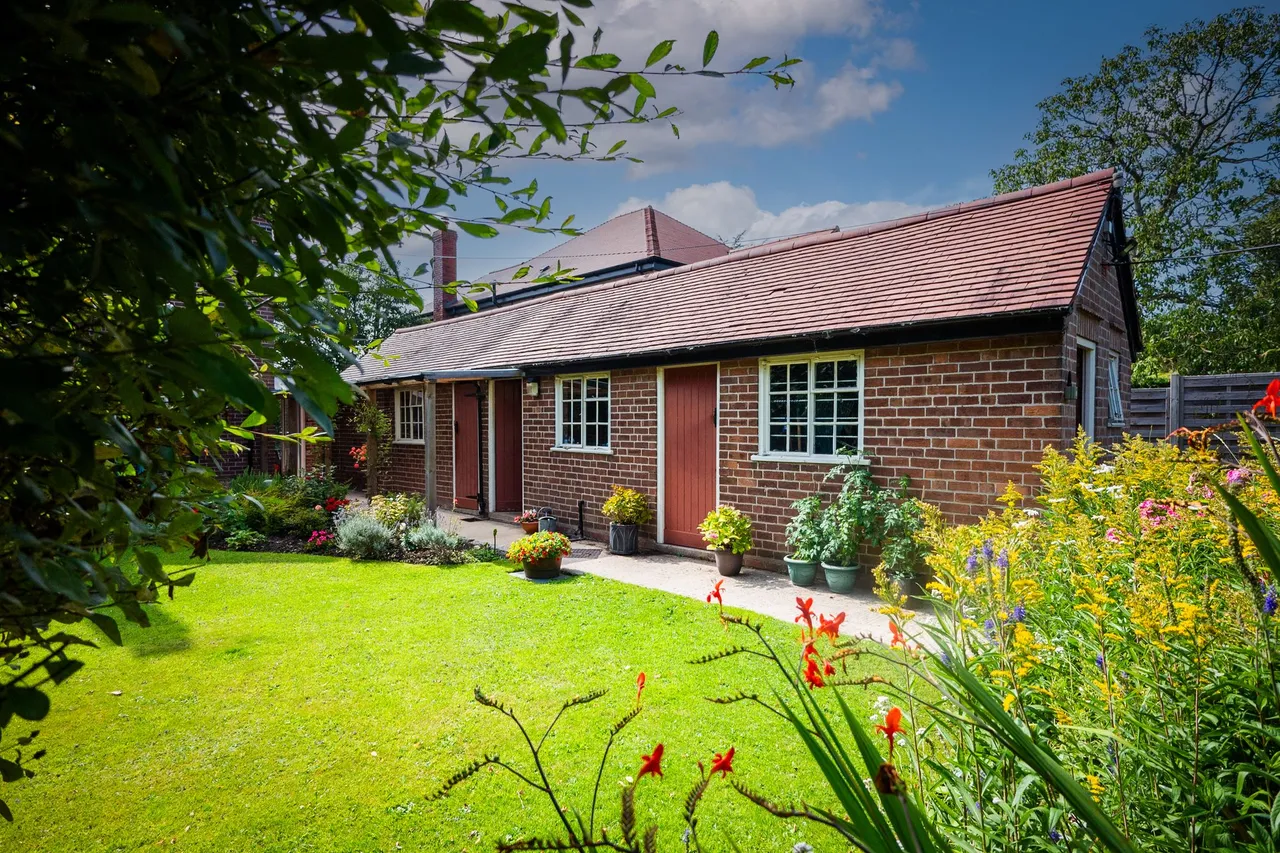 Waverton, Chester, photo 18