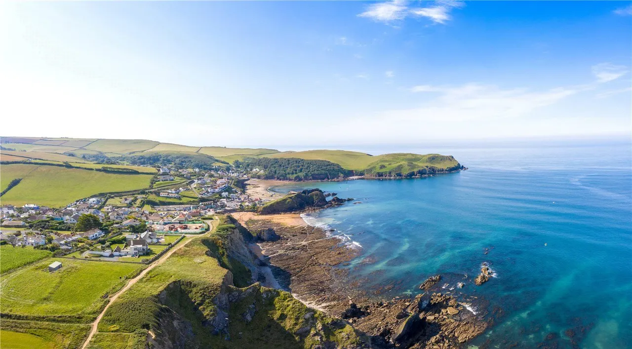 4 bed house for sale — Hope Cove, Kingsbridge, Devon, TQ7 3HG