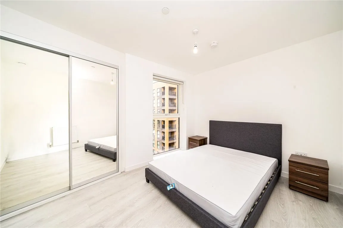 East Acton Lane, East Acton, photo 9