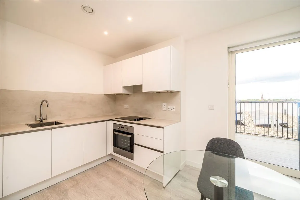 East Acton Lane, East Acton, photo 5