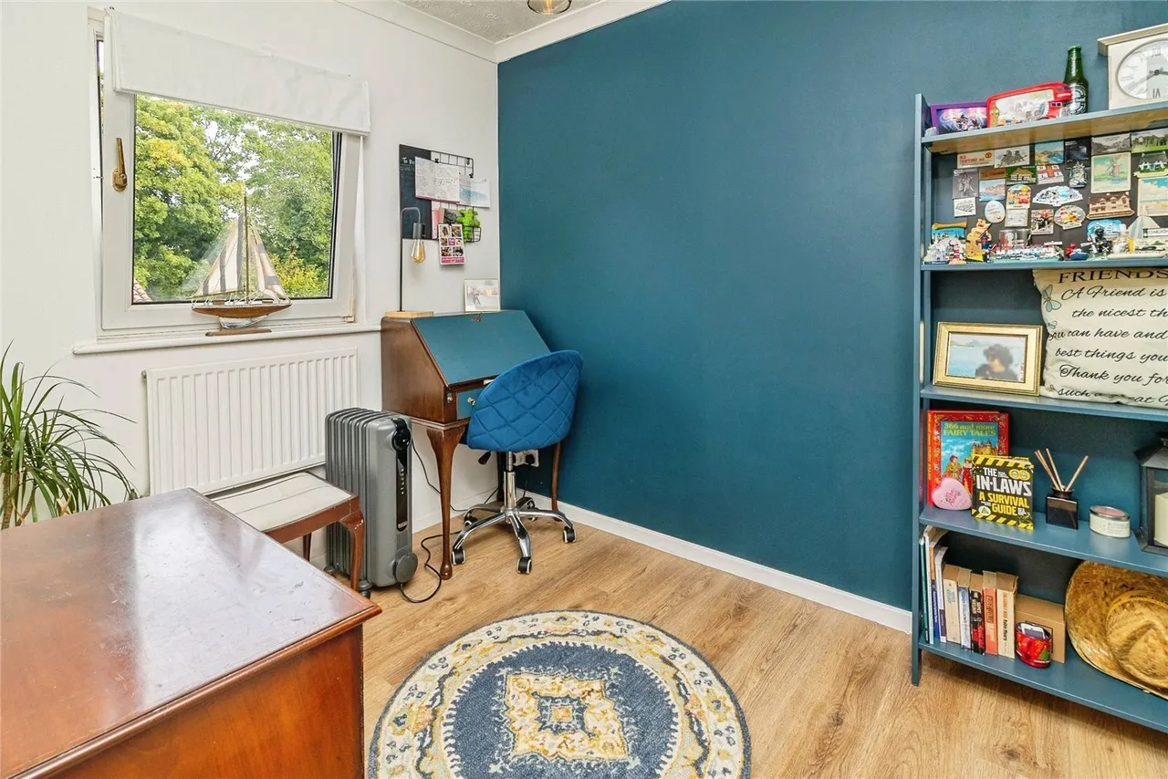 Quantock Crescent, Emerson Valley, Milton Keynes, Buckinghamshire, MK4, photo 16