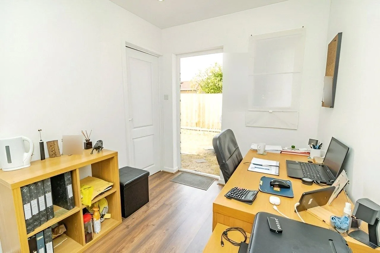 Quantock Crescent, Emerson Valley, Milton Keynes, Buckinghamshire, MK4, photo 21