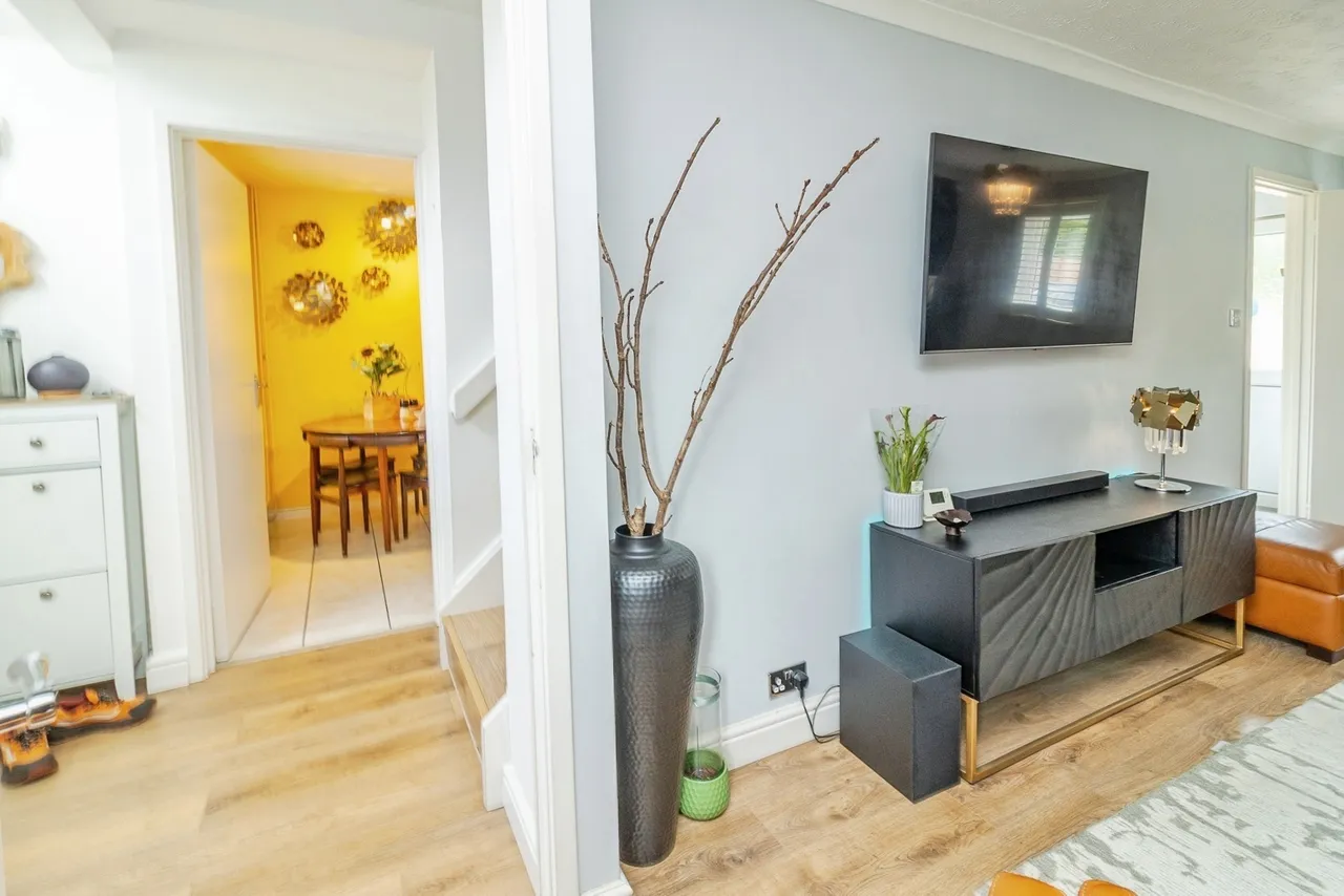 Quantock Crescent, Emerson Valley, Milton Keynes, Buckinghamshire, MK4, photo 8