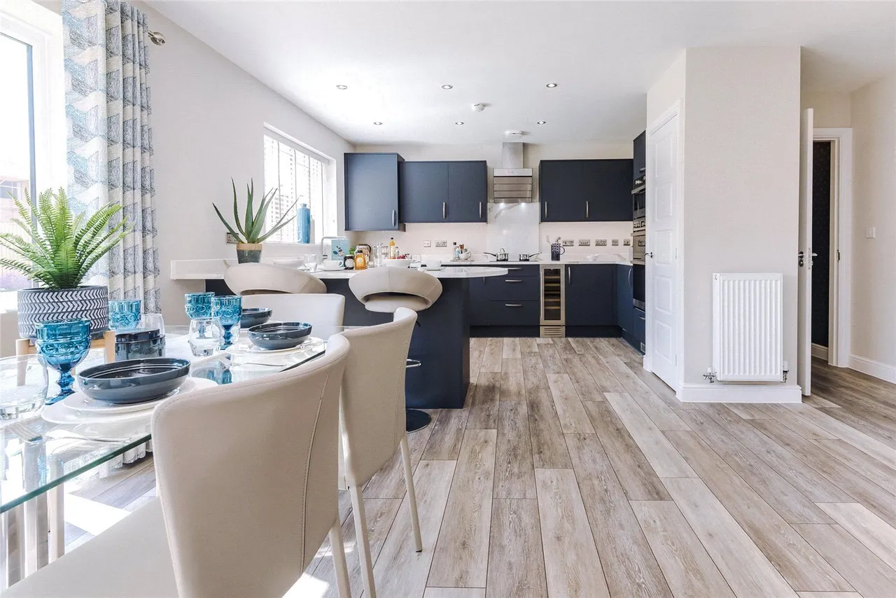Standen Hall Drive, Burnley, BB10, photo 2