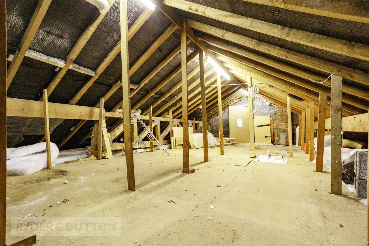 Den Hill Drive, Springhead, OL4, photo 19