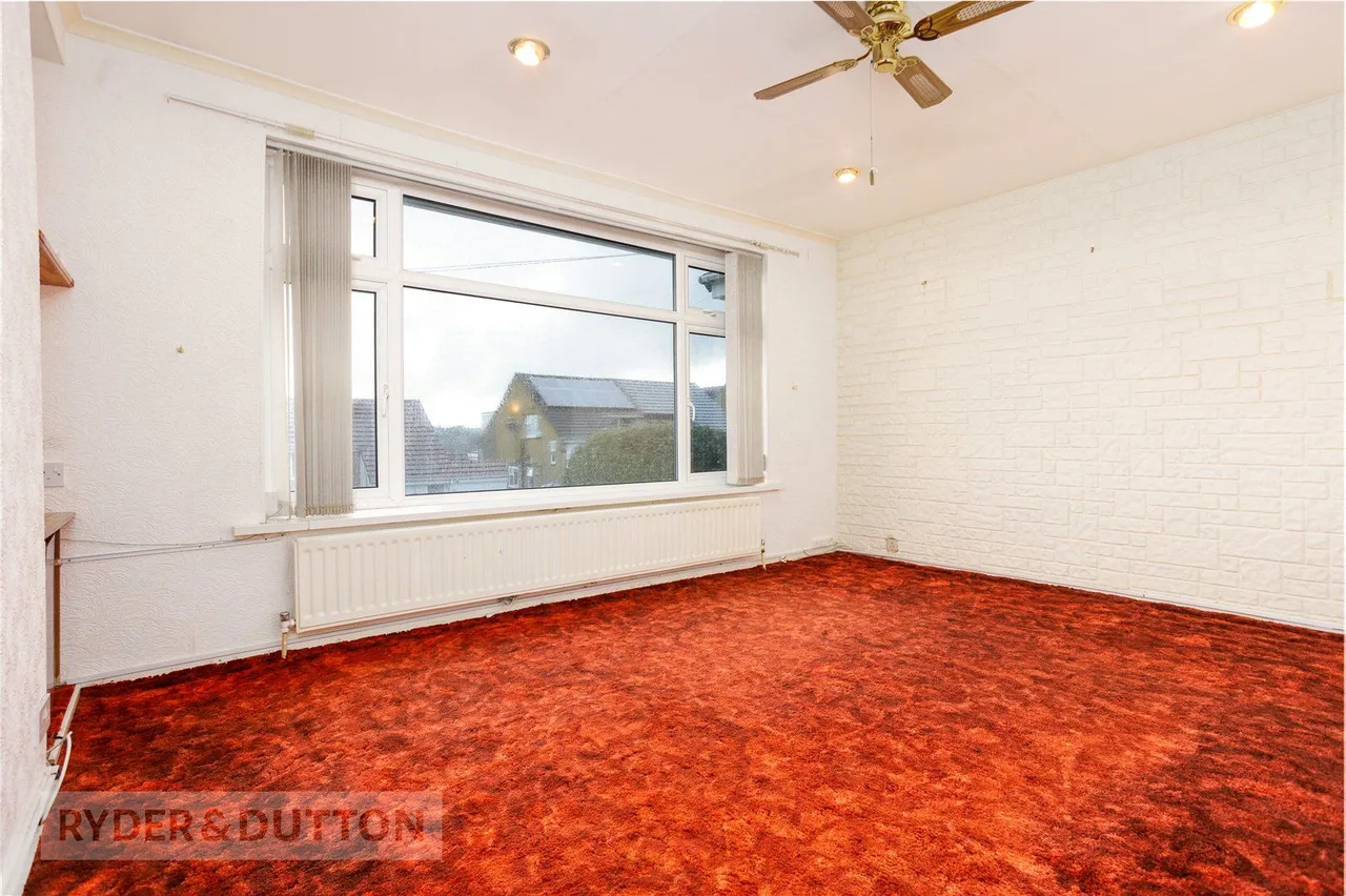 Den Hill Drive, Springhead, OL4, photo 11