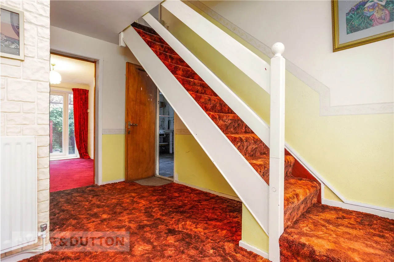Den Hill Drive, Springhead, OL4, photo 6