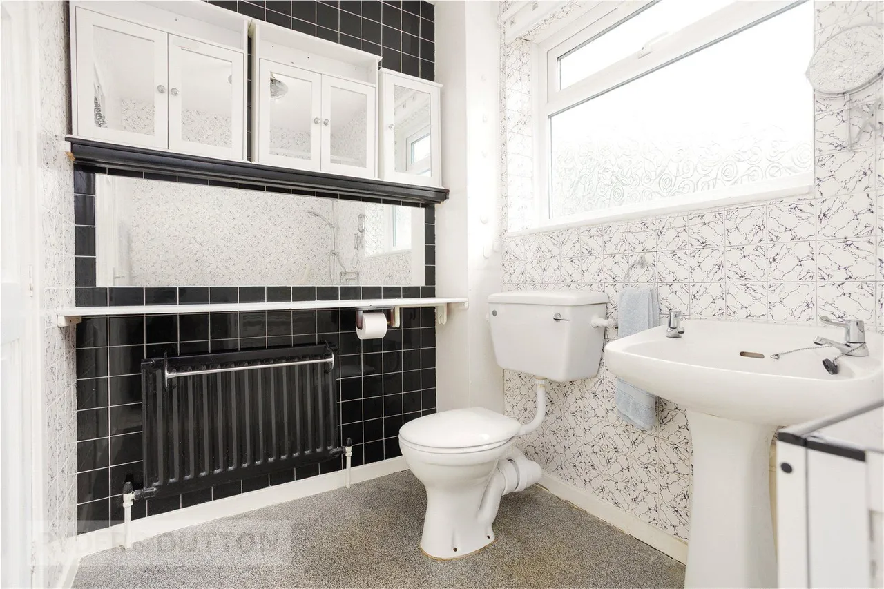 Den Hill Drive, Springhead, OL4, photo 17