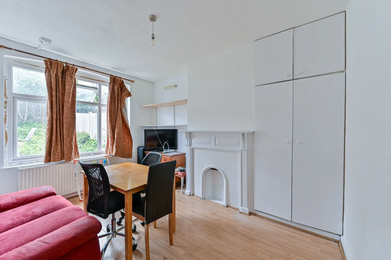 291 Southcroft Road, London, photo 2