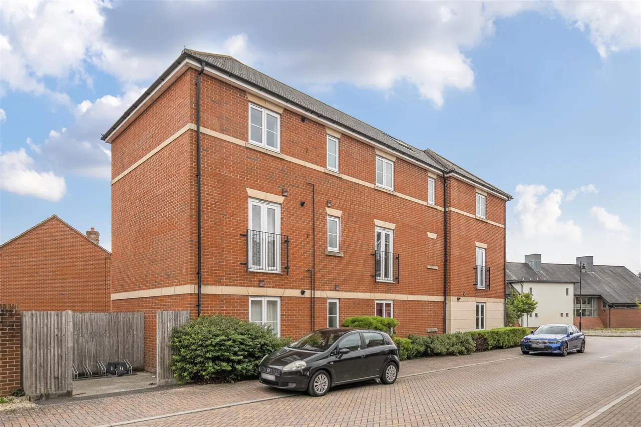 Keepers Road, Devizes, SN10, photo 12