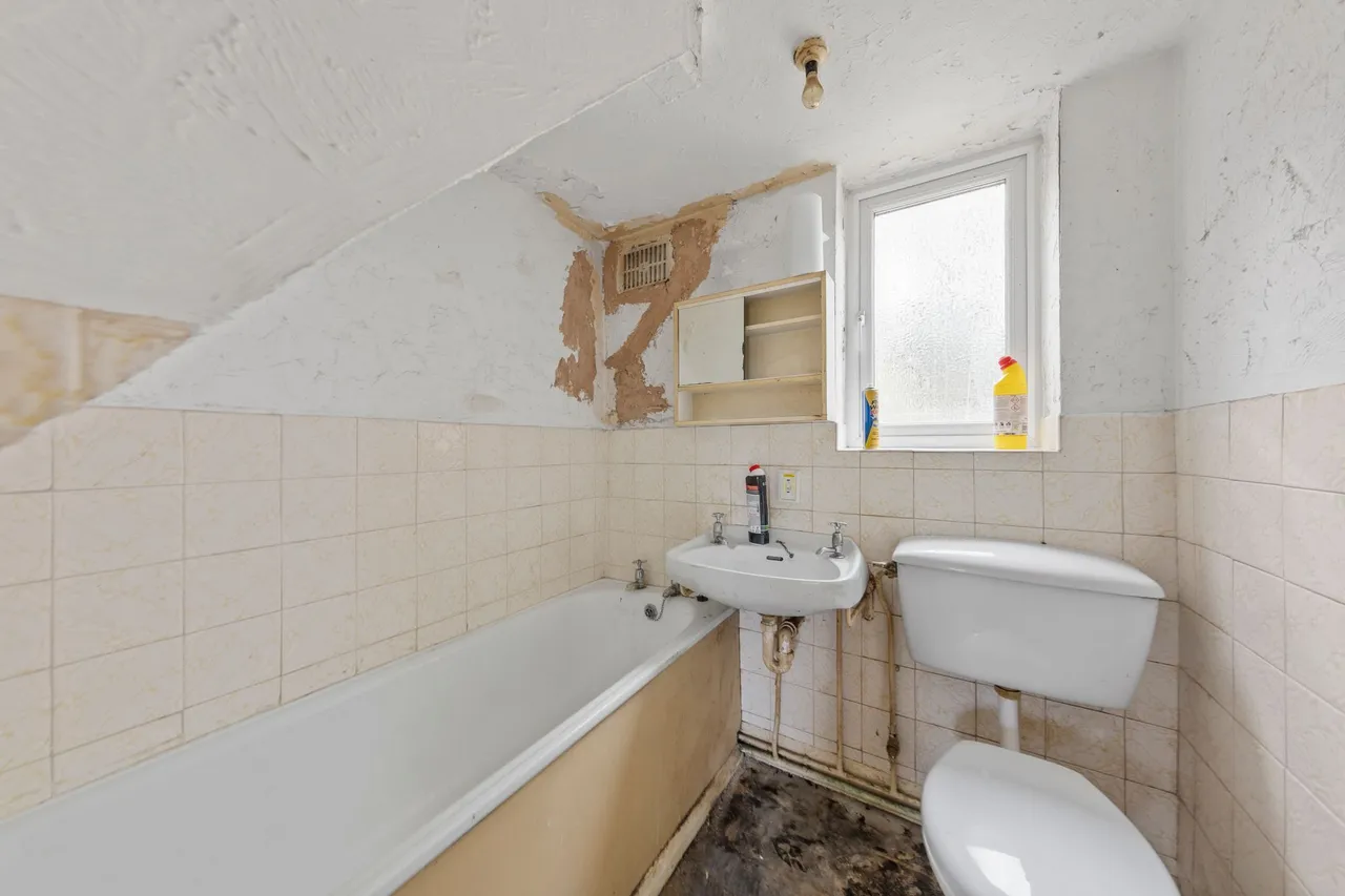 Gig Lane, Woolston, Warrington, Warrington, WA1 4EE, photo 10