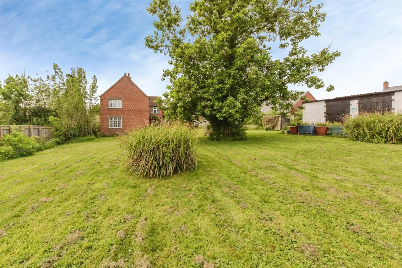 Old Hall Farm, Marston Montgomery, Ashbourne, photo 2