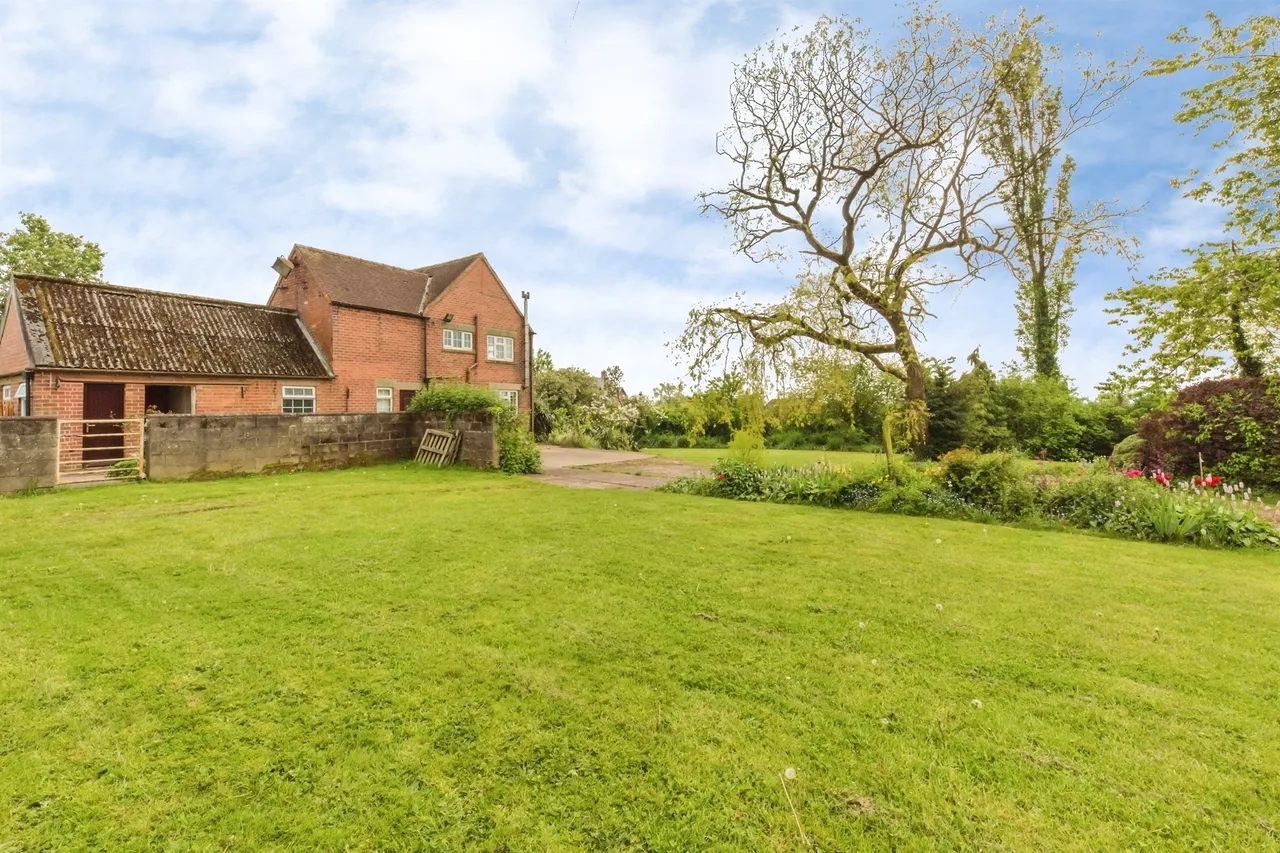 Old Hall Farm, Marston Montgomery, Ashbourne, photo 3