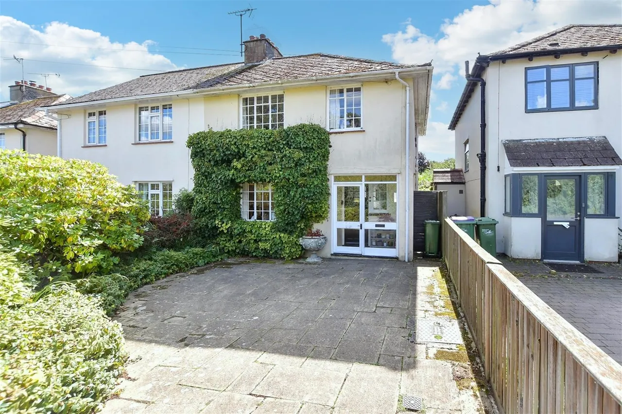 3 bed house for sale, Grange Road, Saltwood, CT21